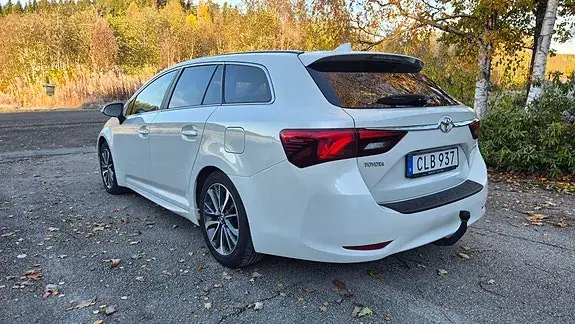 Toyota Avensis 2016 photo 5