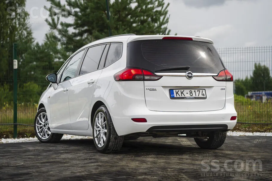 Opel Zafira Tourer 2013 photo 4