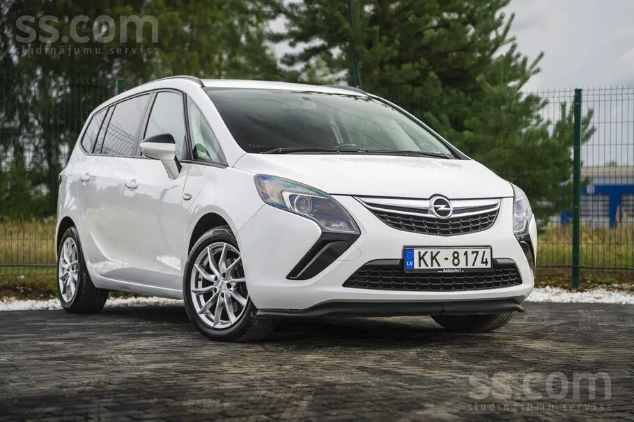 Opel Zafira Tourer 2013 photo 3