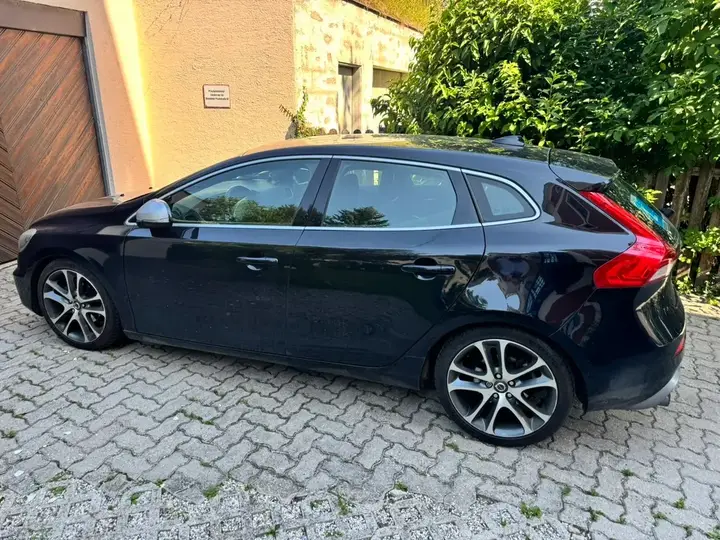 Volvo V40 2014 photo 2