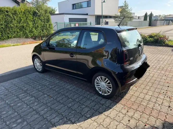 Volkswagen Up 2019 photo 2