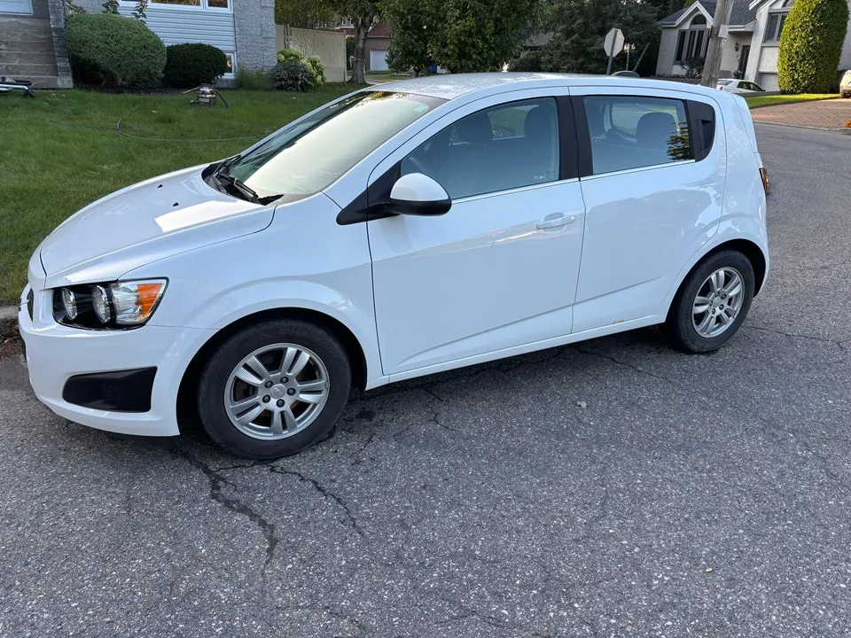 Chevrolet Sonic 2016 photo 3