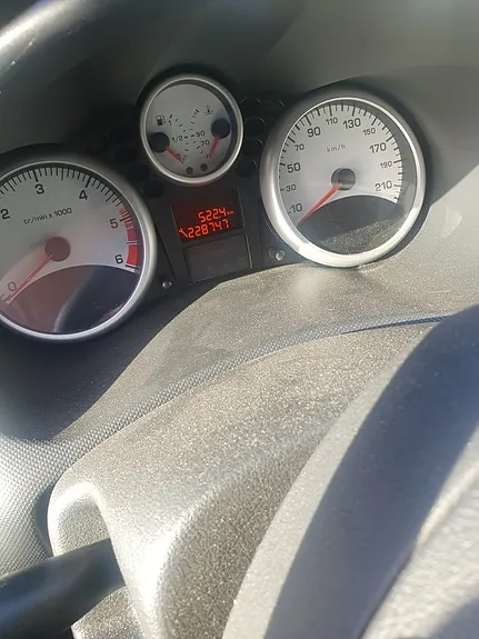 Peugeot 206 2011 photo 2