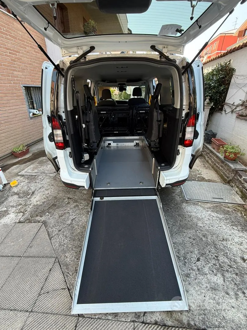 Ford Grand Tourneo Connect 2022 photo 5