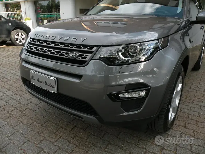 Land Rover Discovery Sport 2016 photo 2
