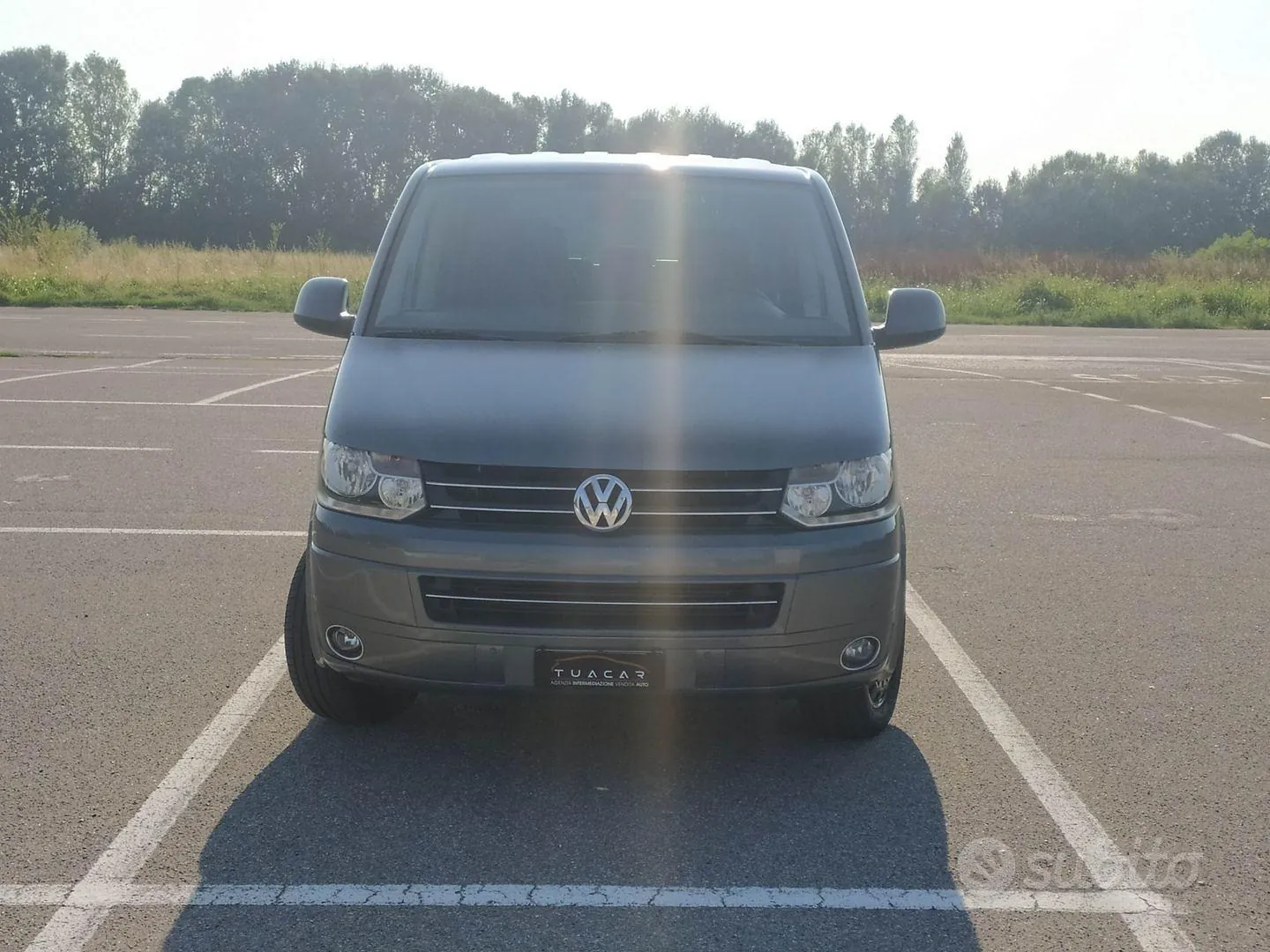 Volkswagen Multivan 2010 photo 2