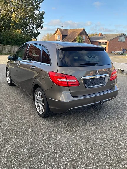 Mercedes-Benz B200 2012 photo 4
