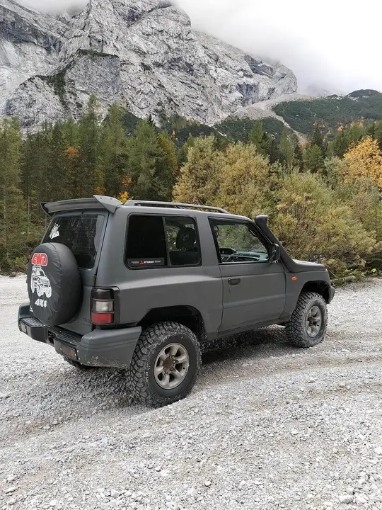 Mitsubishi Pajero 1997 photo 4