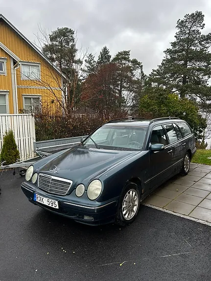 Mercedes-Benz E200