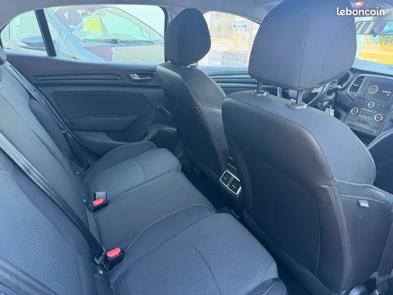 Renault Megane 2019 photo 3
