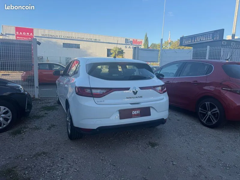 Renault Megane 2019 photo 2