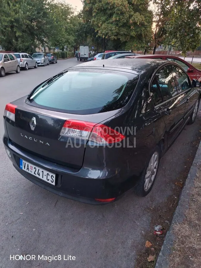 Renault Laguna 2009 photo 2