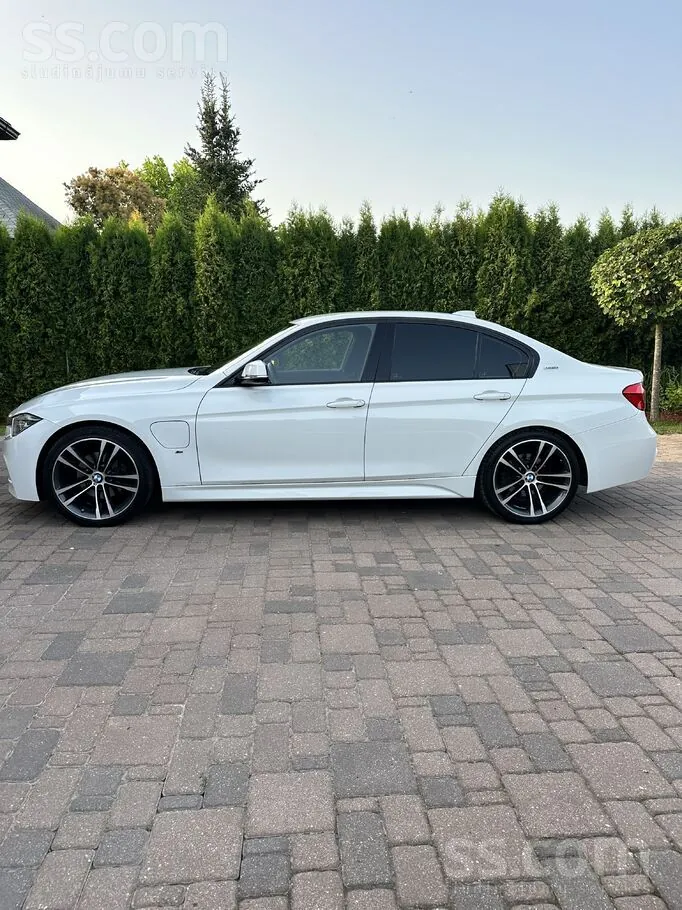 BMW 330E 2016 photo 4