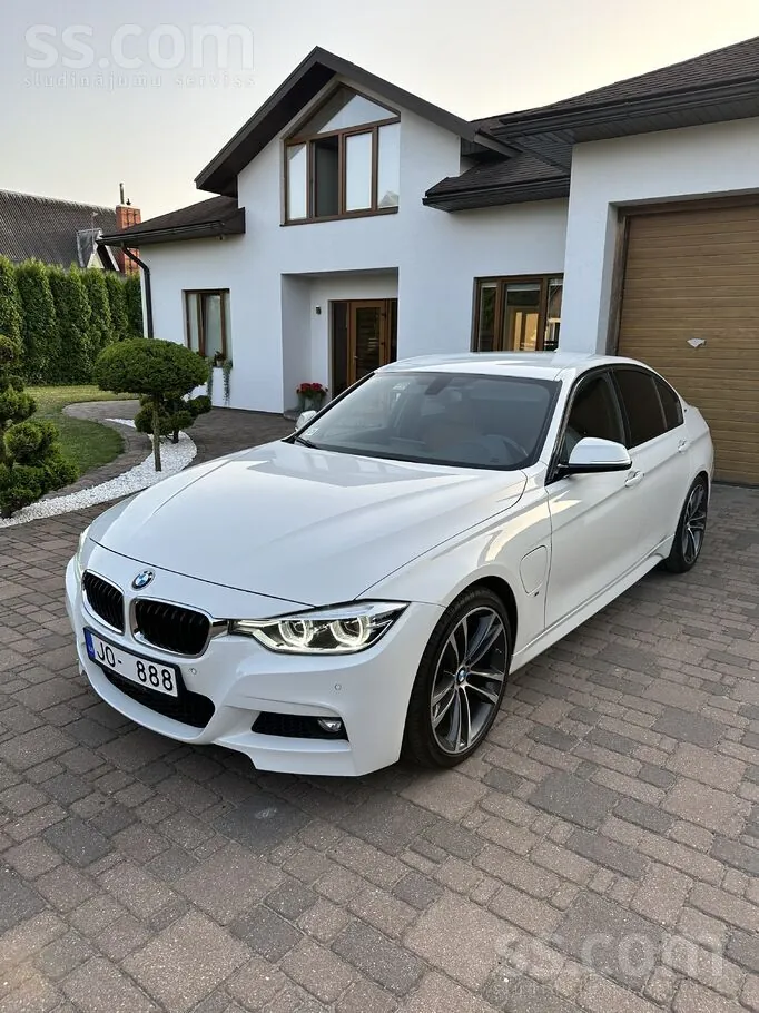 BMW 330E