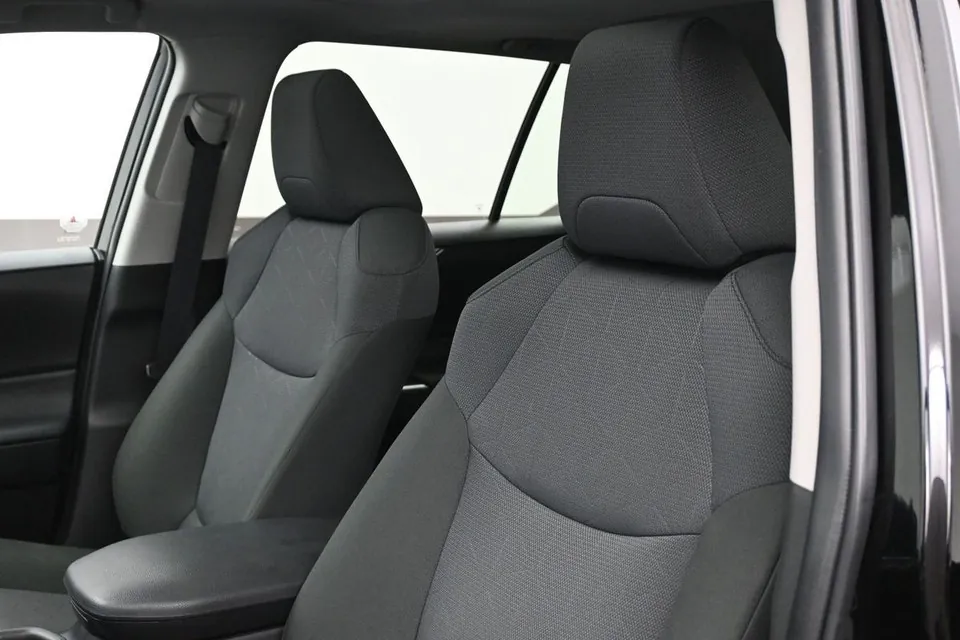 Toyota Rav4 2025 photo 4