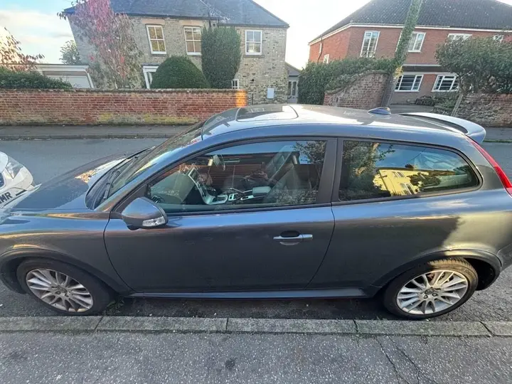 Volvo C30 2011 photo 2