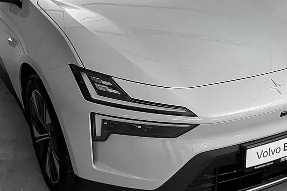 Polestar 4 2026 photo 2