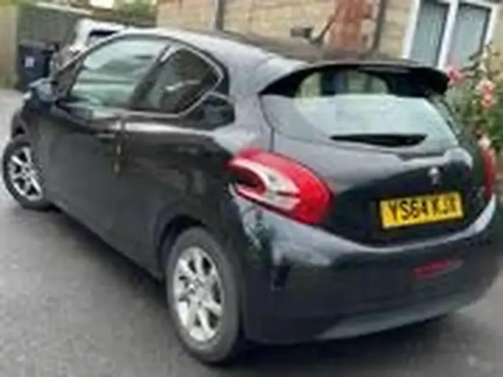 Peugeot 208 2014 photo 5