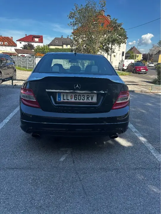 Mercedes-Benz C-Class 2011 photo 2