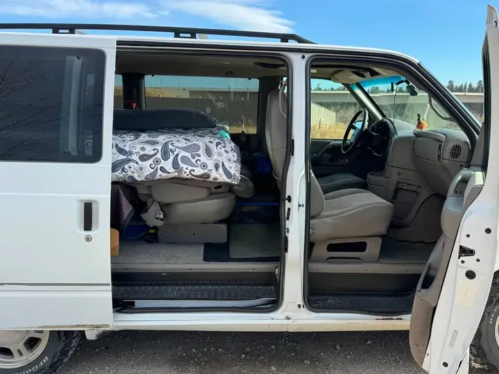 GMC Safari 2005 photo 2