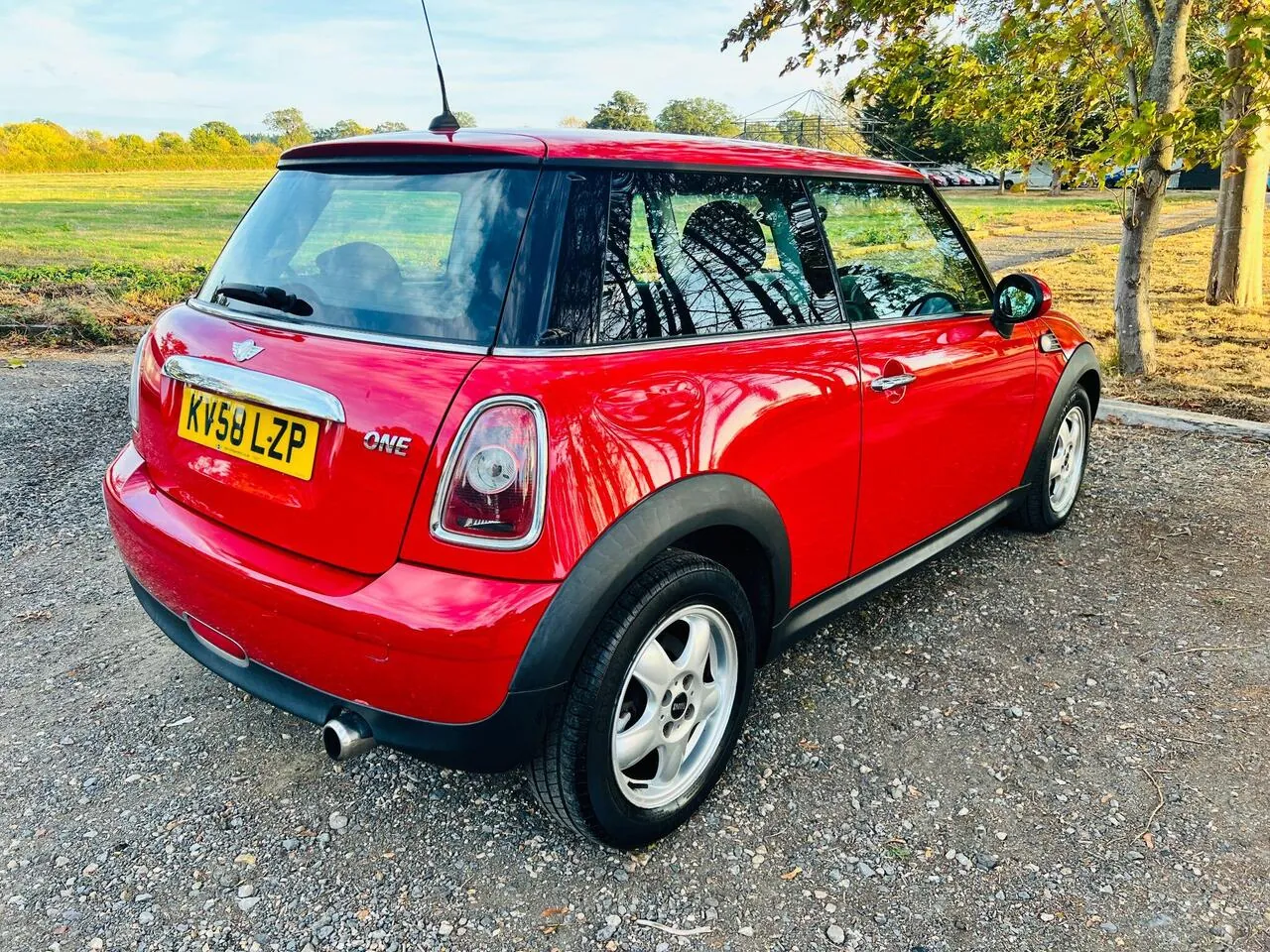 Mini Hatch 2008 photo 2