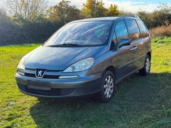 Peugeot 807