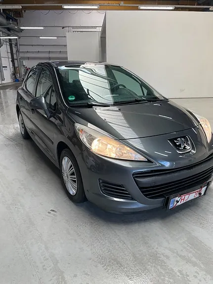 Peugeot 207 2010 photo 2