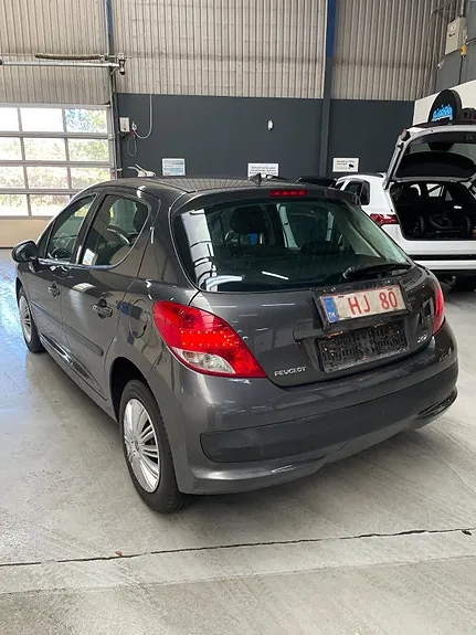Peugeot 207 2010 photo 4
