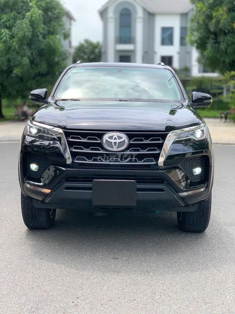 Toyota Fortuner 2022 photo 2