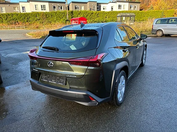 Lexus Ux300E 2023 photo 5