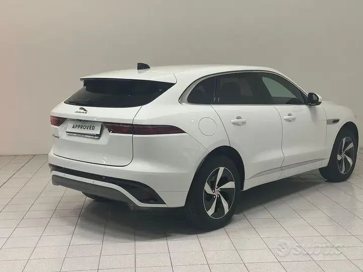 Jaguar F-Pace 2023 photo 2
