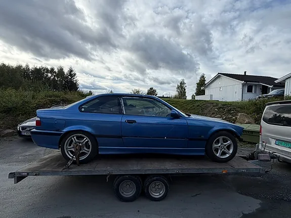BMW 318Is 1992 photo 2