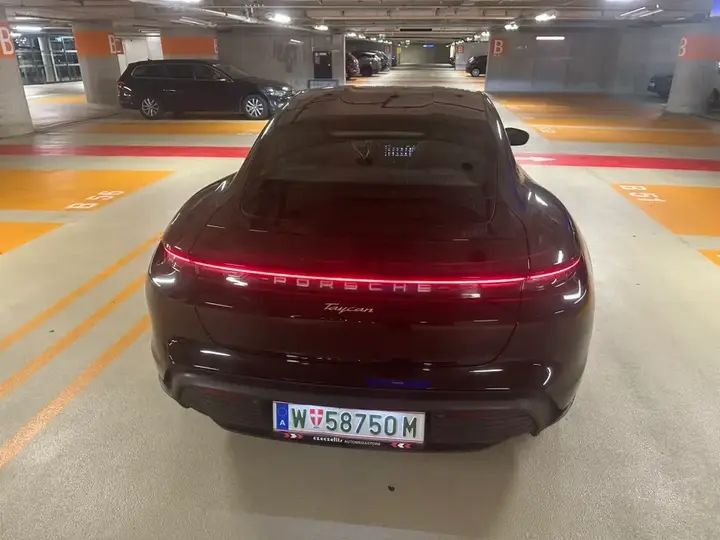 Porsche Taycan 2021 photo 3