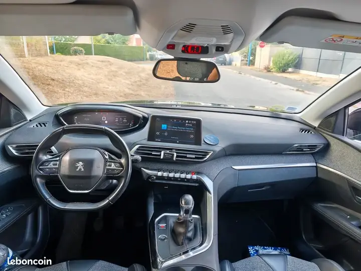 Peugeot 3008 2018 photo 2