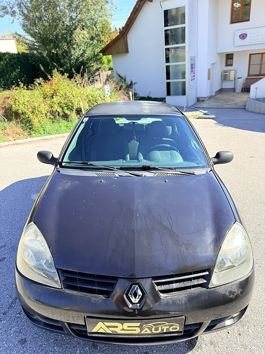Renault Clio 2006 photo 2