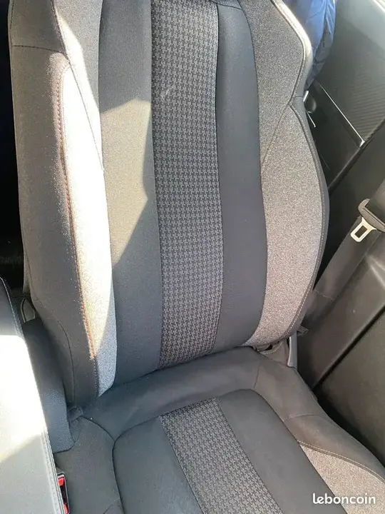 Peugeot 5008 2022 photo 3