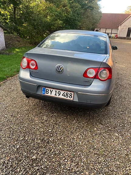 Volkswagen Passat 2010 photo 2