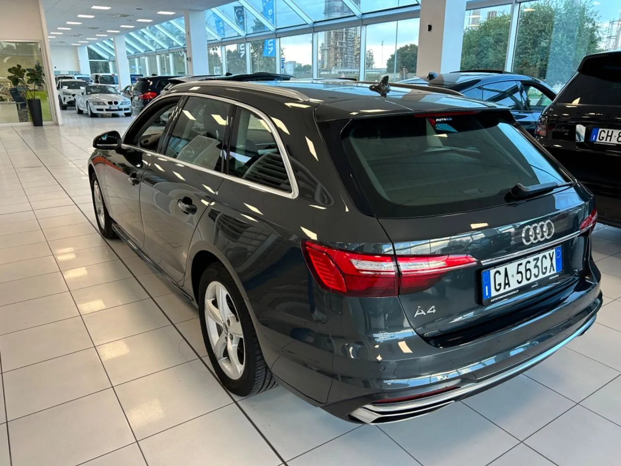 Audi A4 2020 photo 2