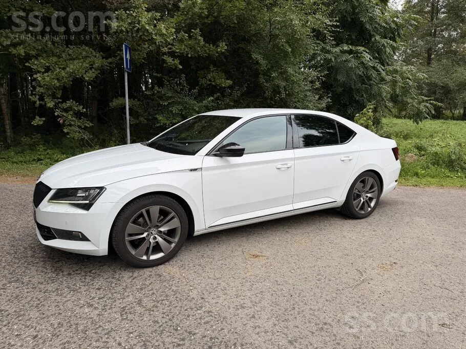 Skoda Superb 2018 photo 2
