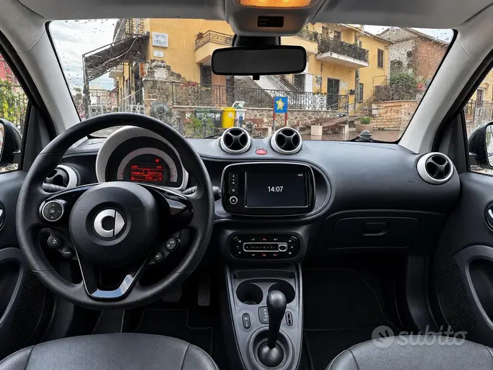 Smart Fortwo 2022 photo 2