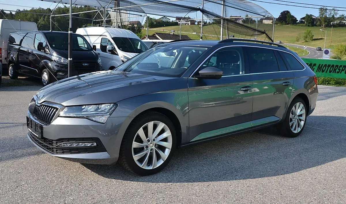Skoda Superb 2022 photo 2