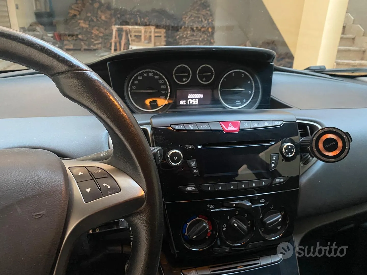 Lancia Ypsilon 2015 photo 4