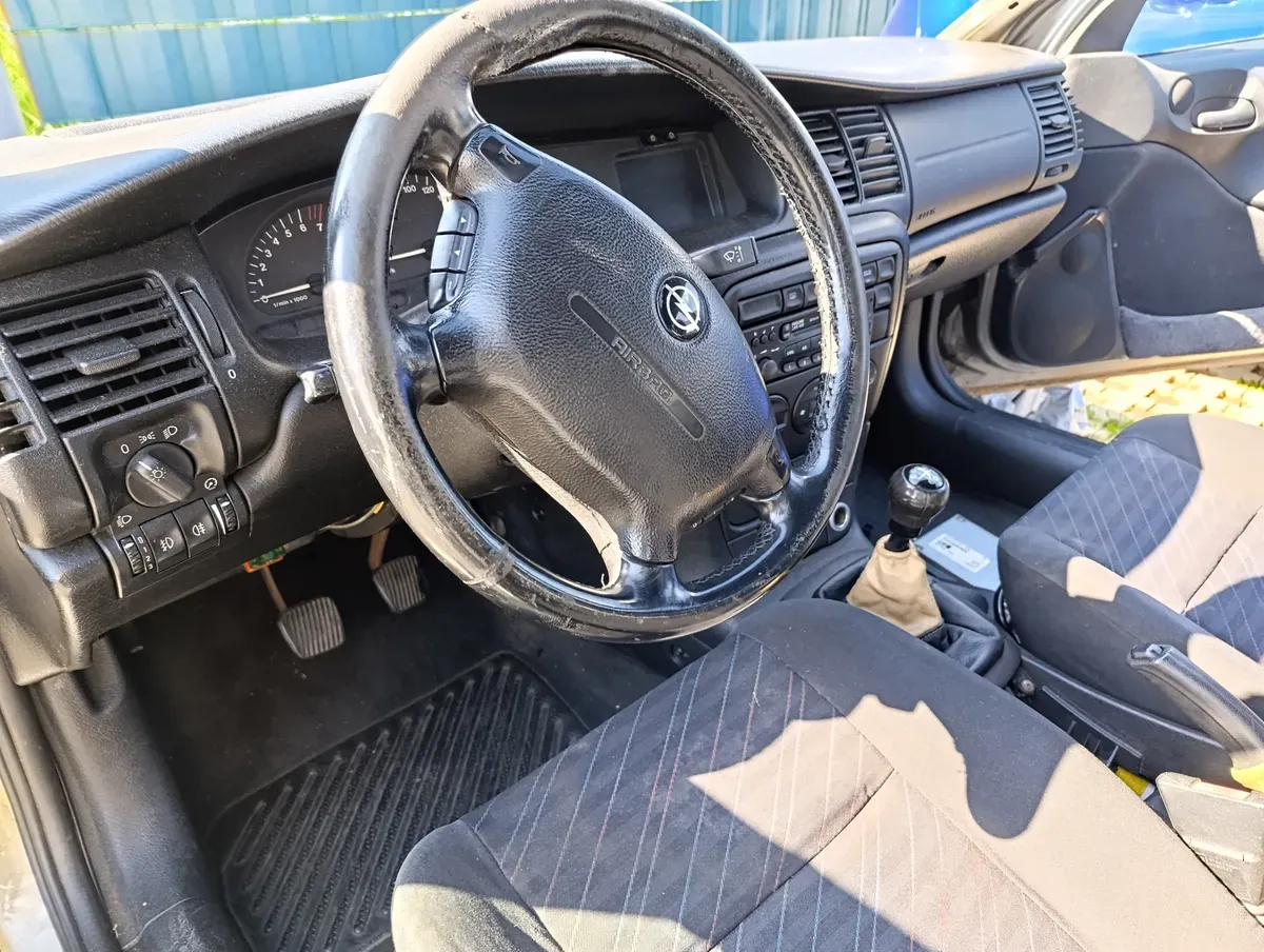 Opel Vectra 1997 photo 3