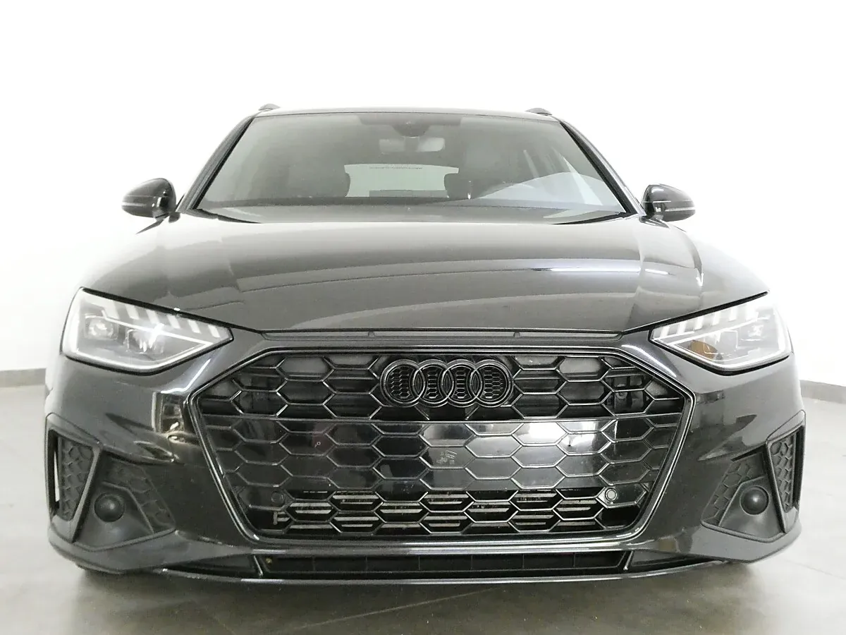 Audi A4 2023 photo 2
