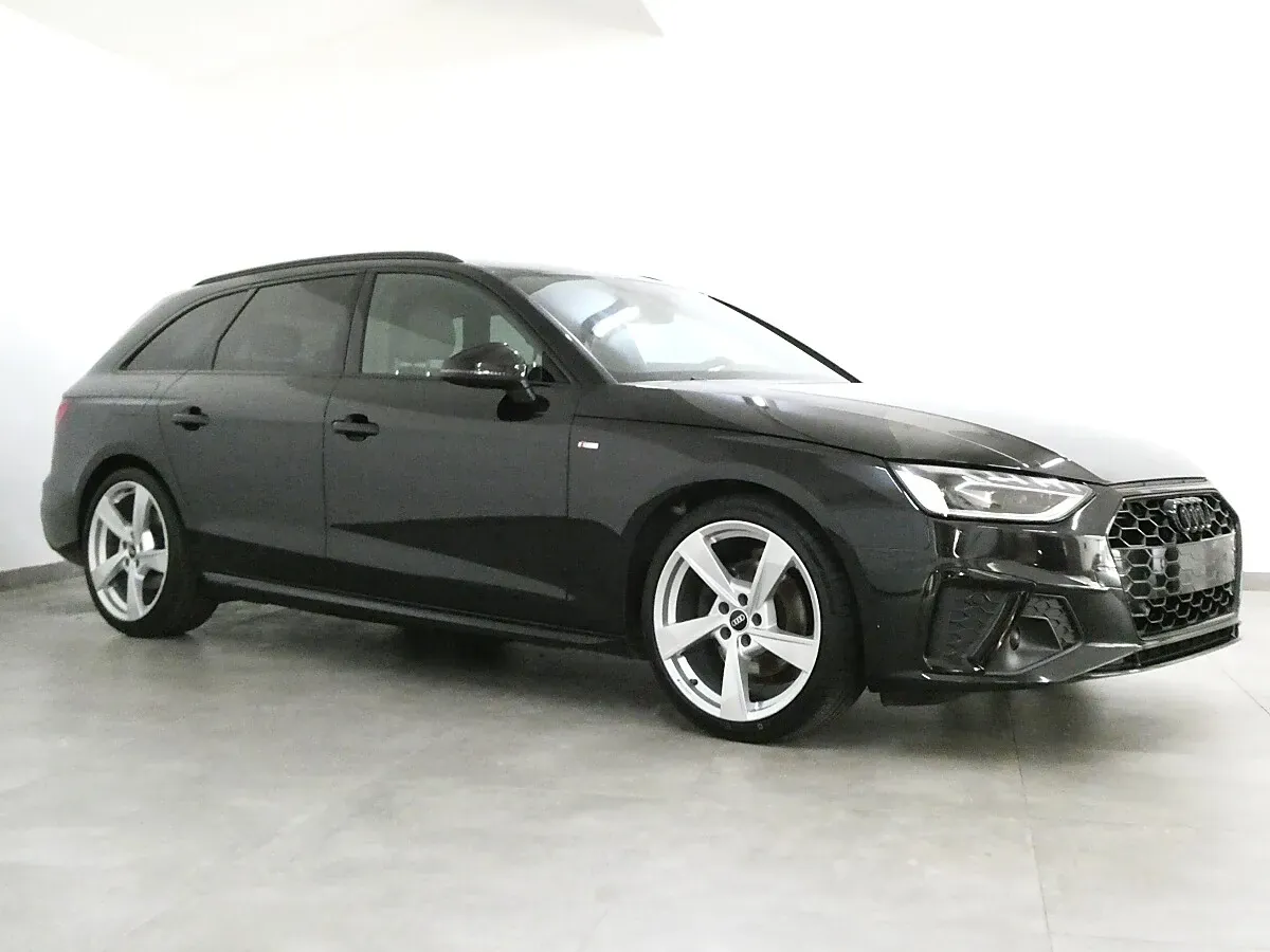 Audi A4 2023 photo 3