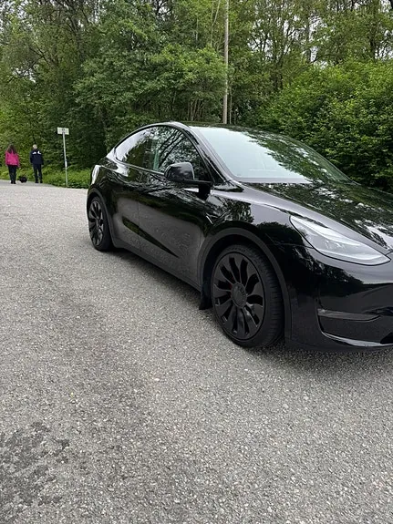 Tesla Model Y 2022 photo 3
