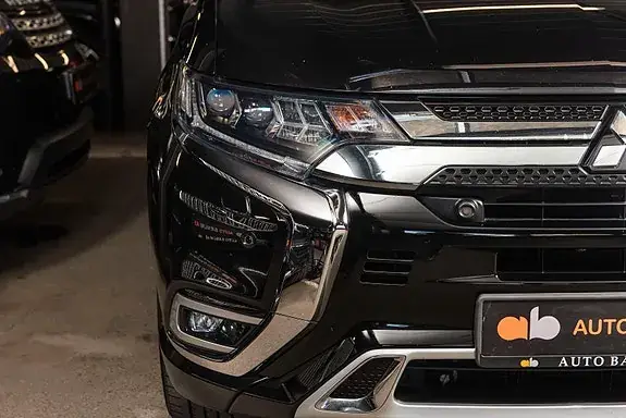 Mitsubishi Outlander 2020 photo 2