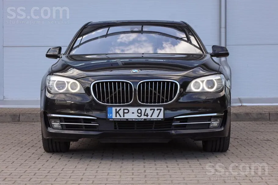 BMW 740 2012 photo 2