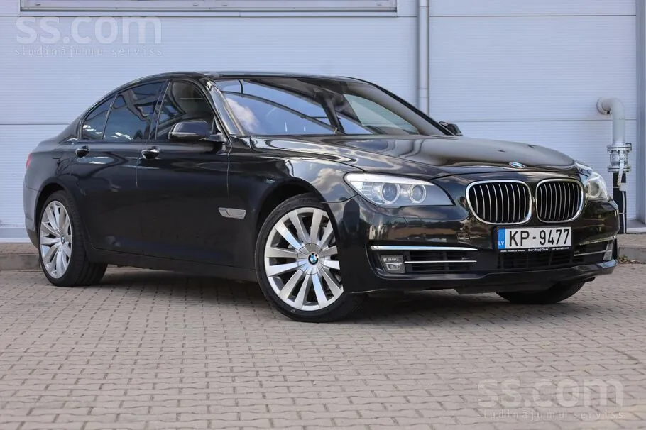 BMW 740 2012 photo 3
