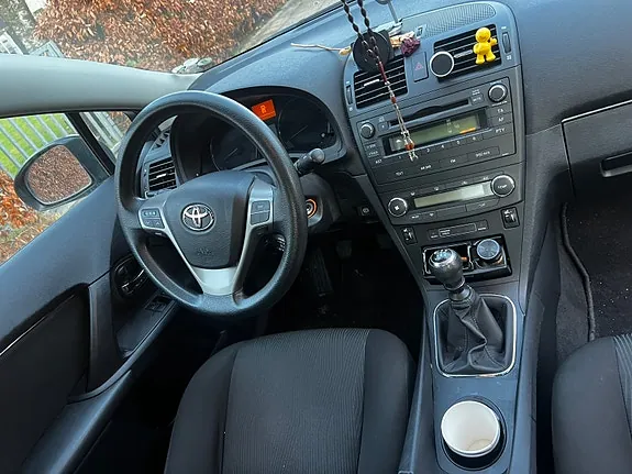 Toyota Avensis 2011 photo 5